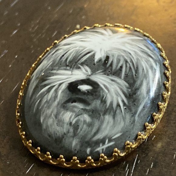 Hand Painted Grey and White Shaggy Dog Brooch - Picture 4 of 6